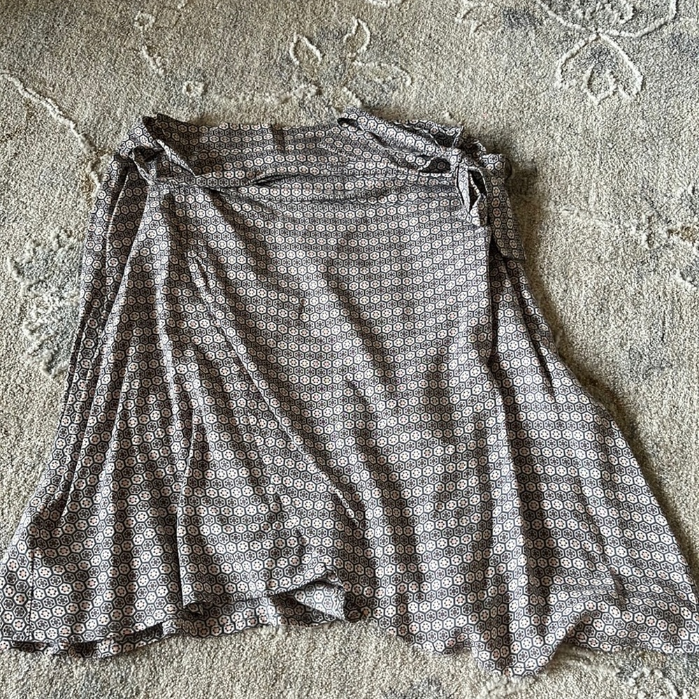 BCBG skirt